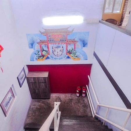 Spot On 89886 Backpacker'S Stay Services Kuching Exterior foto
