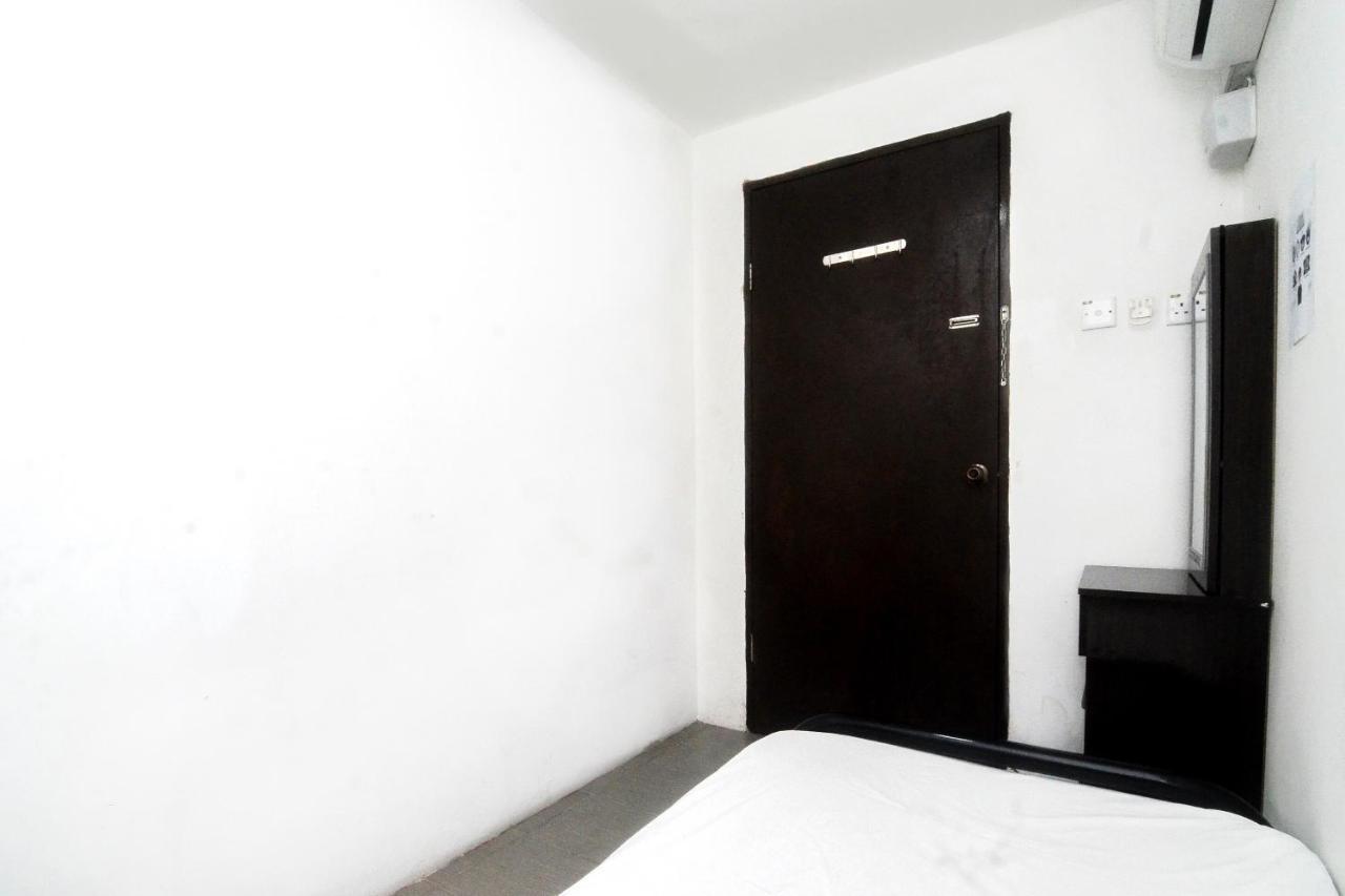 Spot On 89886 Backpacker'S Stay Services Kuching Exterior foto